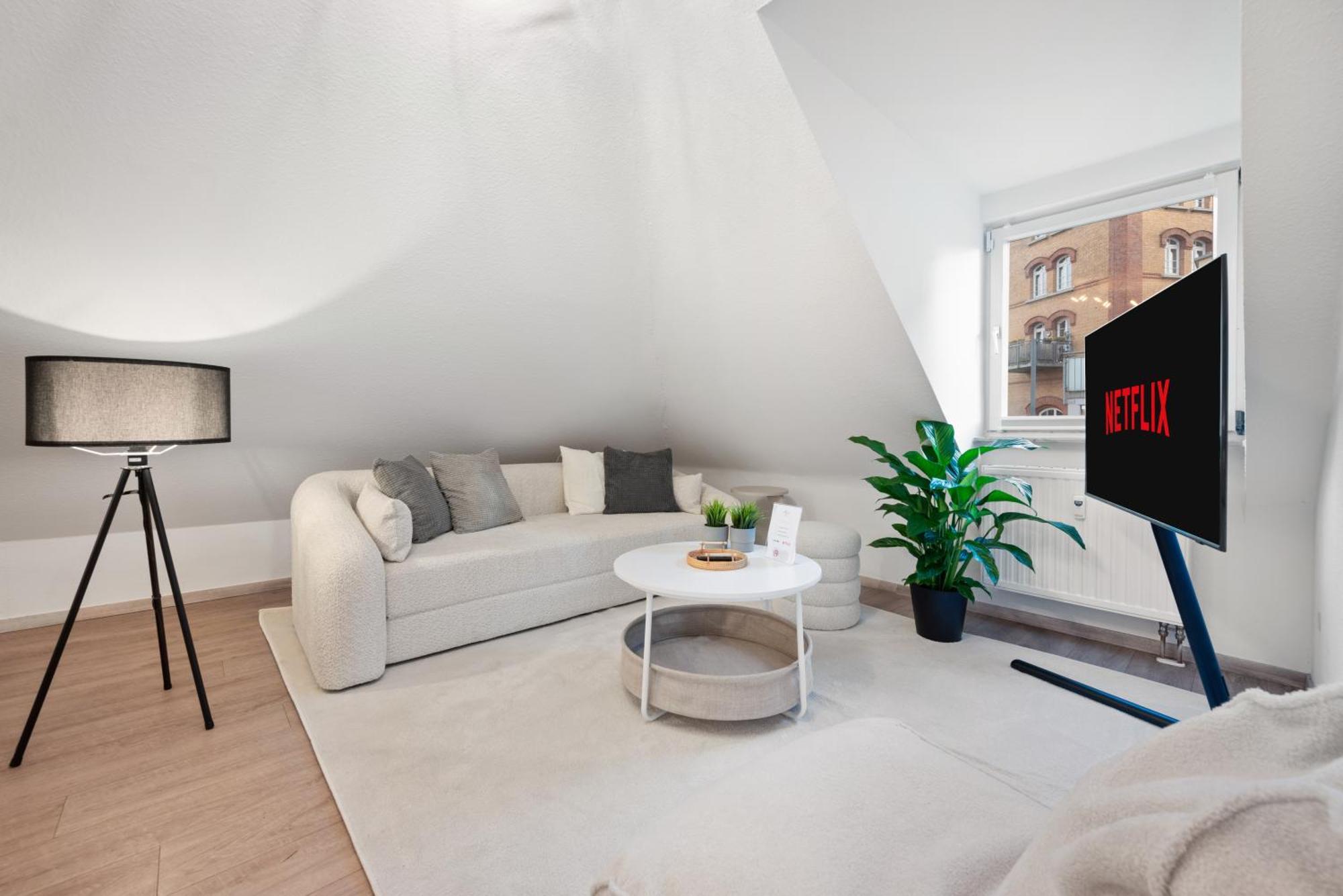 Malu Rooms - Im Stadtzentrum, Smarttv, Netflix, 24H Checkin Ludwigsburg Bagian luar foto