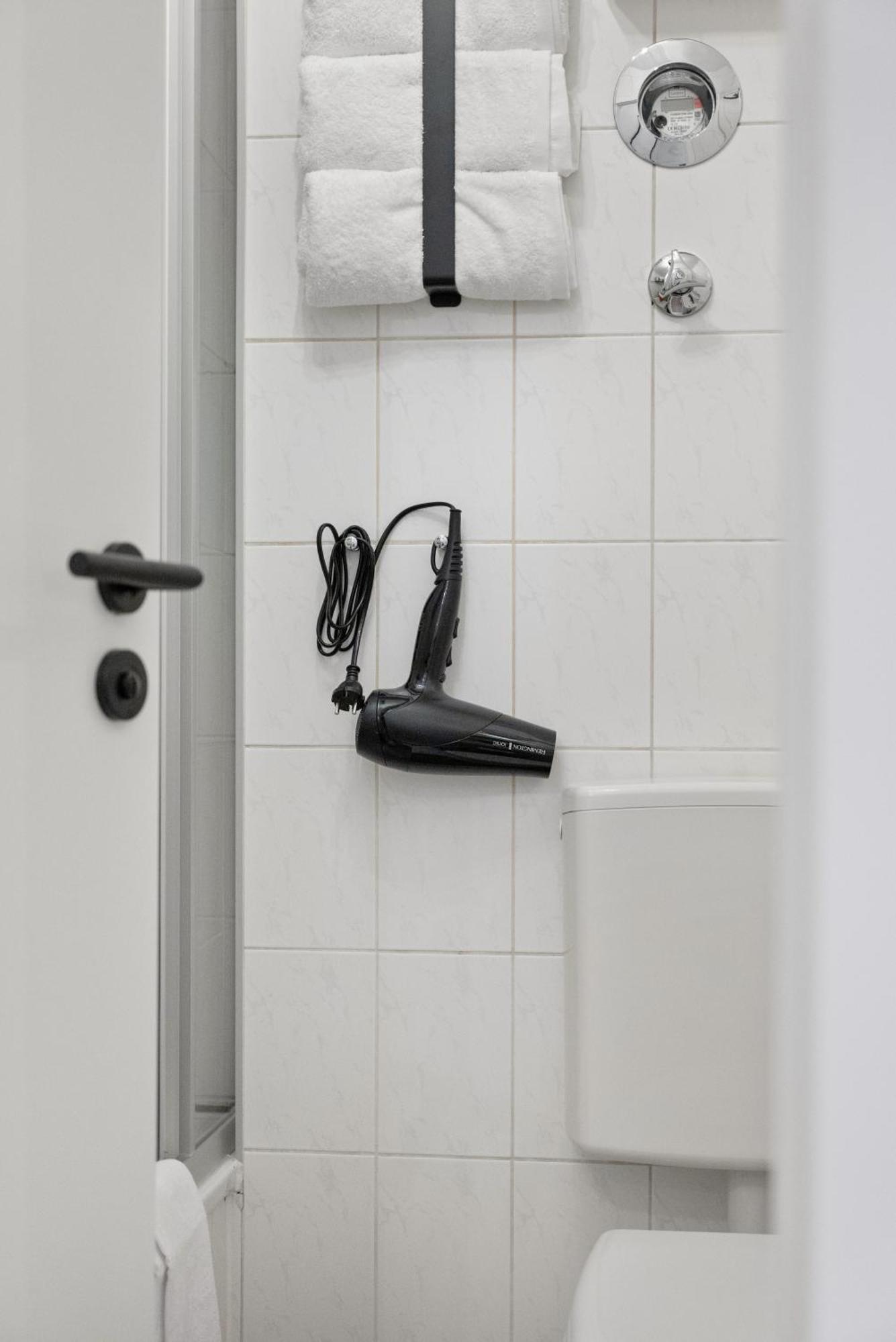 Malu Rooms - Im Stadtzentrum, Smarttv, Netflix, 24H Checkin Ludwigsburg Bagian luar foto