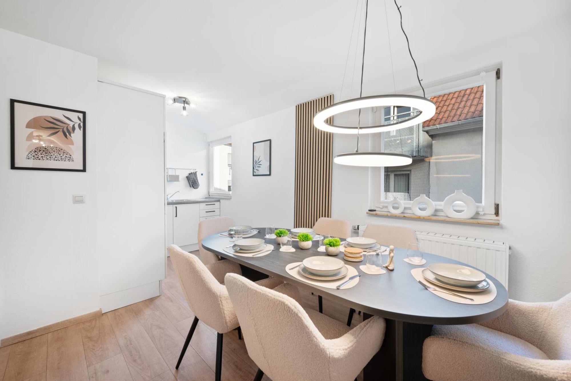 Malu Rooms - Im Stadtzentrum, Smarttv, Netflix, 24H Checkin Ludwigsburg Bagian luar foto