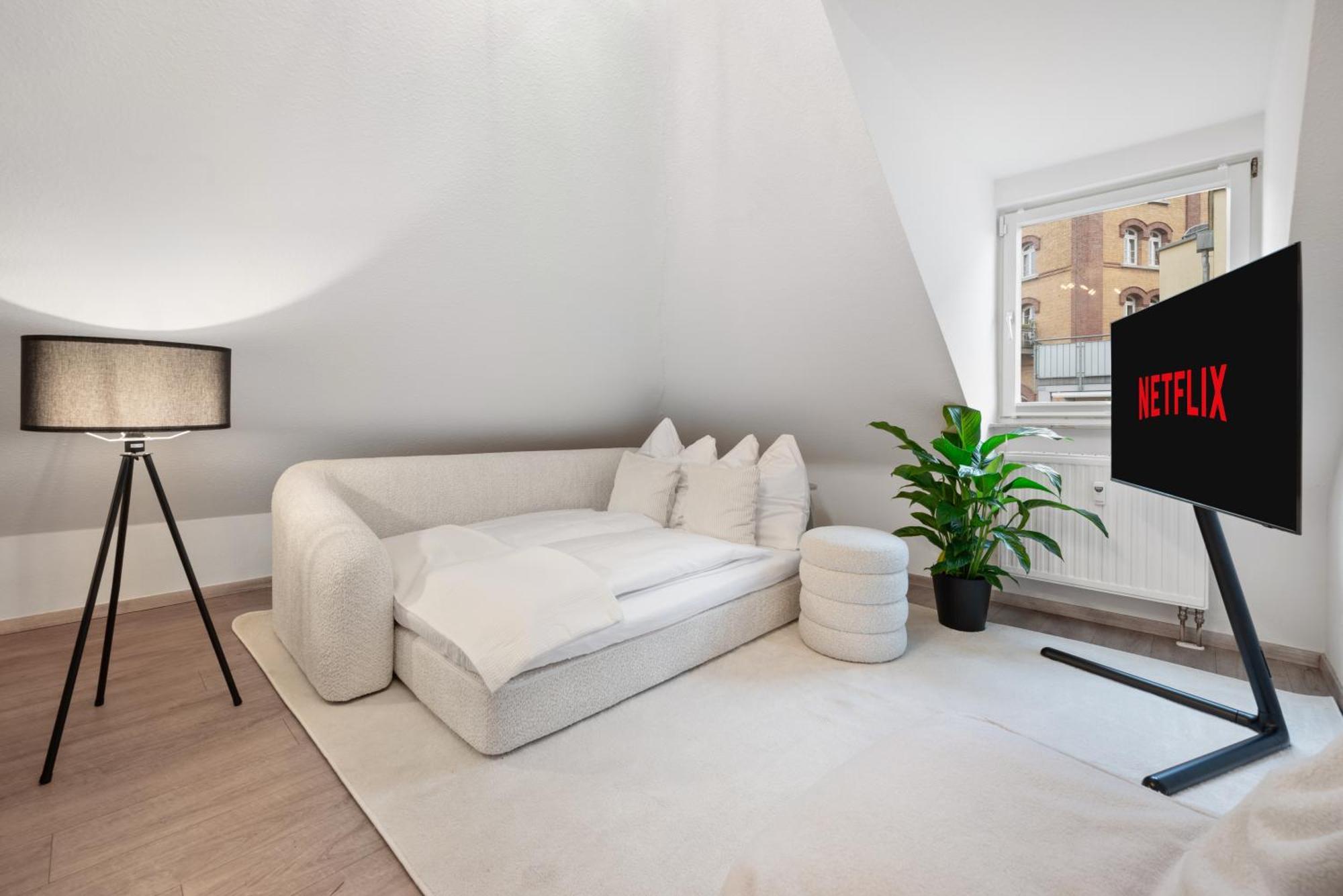 Malu Rooms - Im Stadtzentrum, Smarttv, Netflix, 24H Checkin Ludwigsburg Bagian luar foto