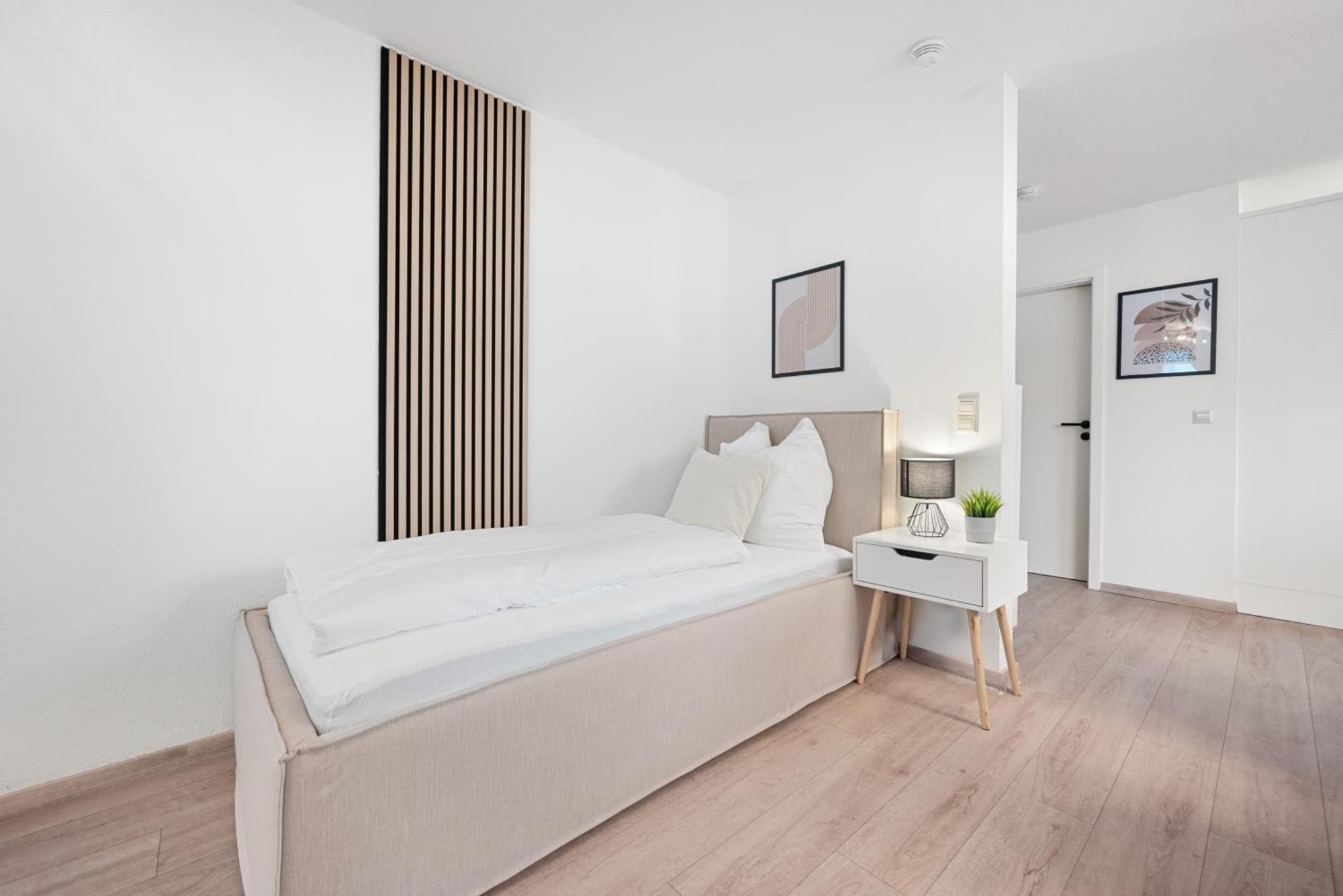Malu Rooms - Im Stadtzentrum, Smarttv, Netflix, 24H Checkin Ludwigsburg Bagian luar foto
